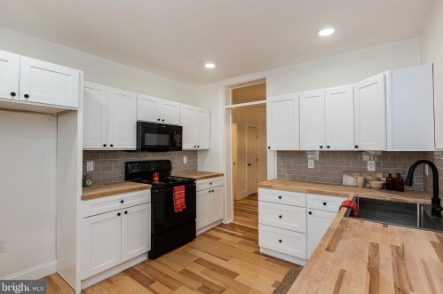 214 James St, Lancaster PA 17603-2839 exterior