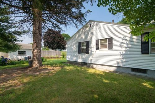 39 Belvedere St, Providence, RI 02919-2510