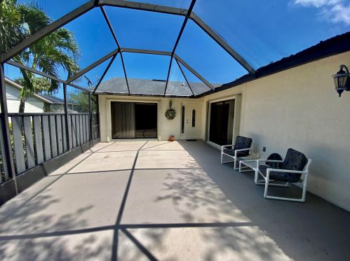 1561 Pheasant Walk, Fort Pierce FL  34950-5242 exterior