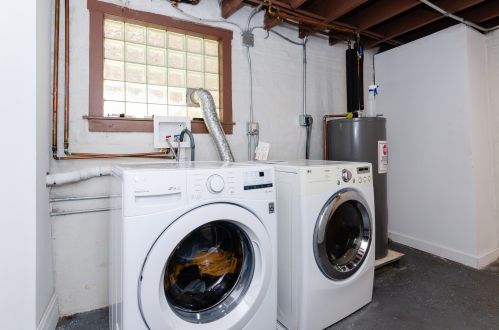 7942 Kenwood Ave, Chicago IL  60619-3411 exterior