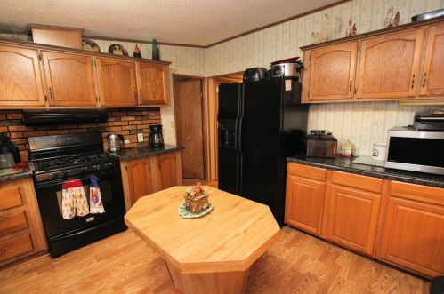 446 Courtland Ln, Meskegon MI 49442-2913 exterior