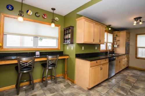 388 Elm St, Wallingford CT 06492-3231 exterior