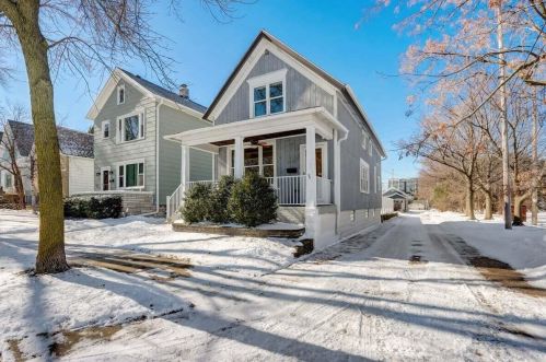 2119 Mound St, Milwaukee WI  53207-1331 exterior