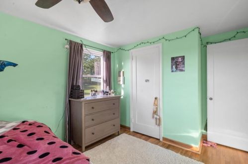 8145 Lindisfarne Dr, Pittsburgh PA 15237-2311 exterior