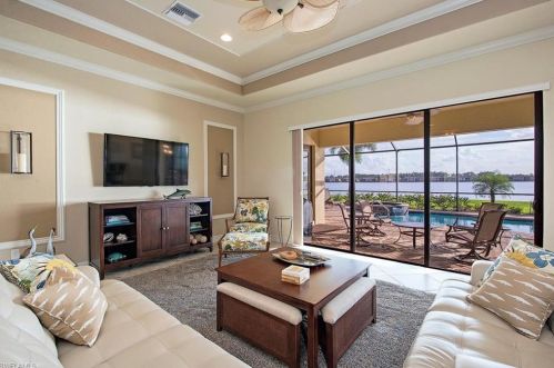 10114 Biscayne Bay Ln, Naples, FL 34120-3732