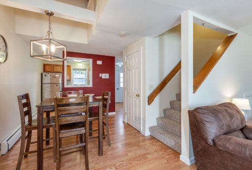 49 Bluffs Dr, Concord NH  03303-1579 exterior