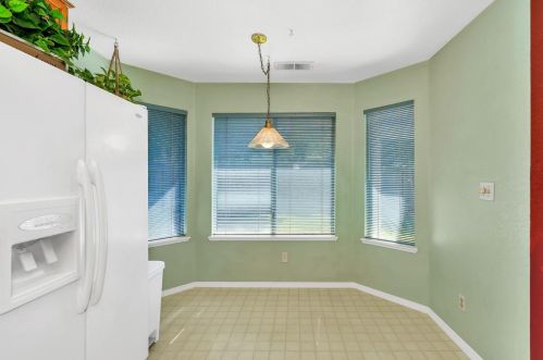 922 Springer Dr, Turlock CA 95382-0273 exterior