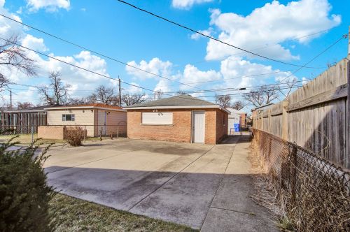 9152 Un Ave, Chicago IL 60609-5235 exterior