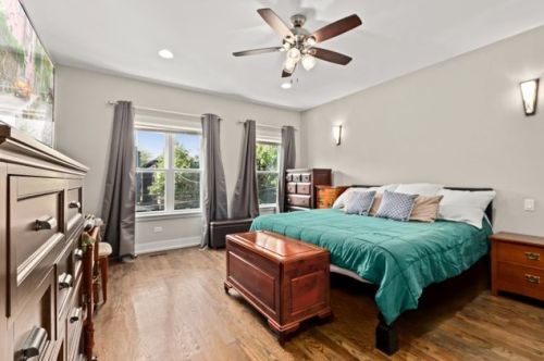 641 Bowen Ave, Chicago IL  60653-2824 exterior