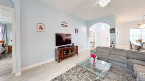 898 Curtis St, Fort Pierce FL 34983-1935 exterior