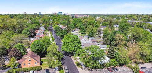 1136 Innes St, Grand Rapids, MI 49503-3635