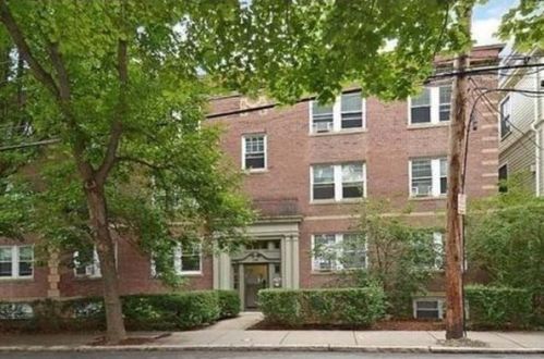 169 Kent St, Brookline MA  02446-5460 exterior