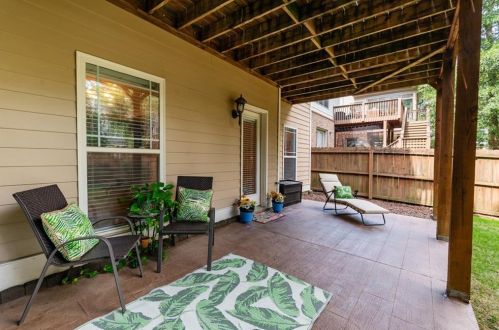 1110 Francis St, Atlanta GA 30318-5322 exterior