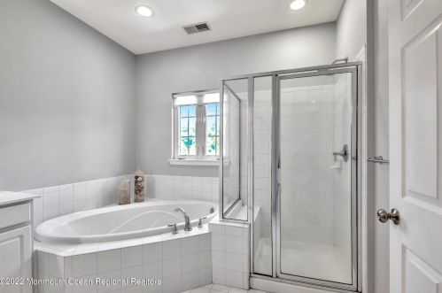 44 Pate Dr, Middletown NJ 07748-1700 exterior