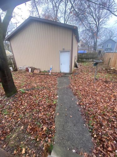 953 Dorchester Ave, Grand Rapids MI 49503-4805 exterior