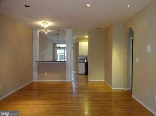 5060 Donovan Dr, Alexandria VA  22304-8628 exterior