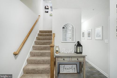 144 Overlook Dr, Hanover PA 17331-9136 exterior