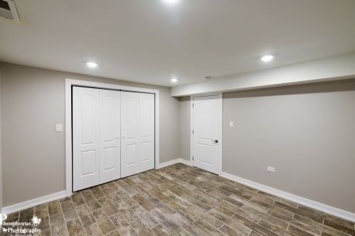 6229 Eberhart Ave, Chicago IL 60637-3318 exterior