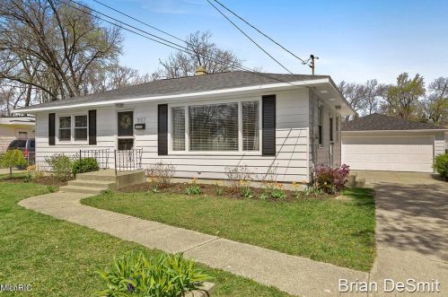 961 Beech St, Wyoming, MI
