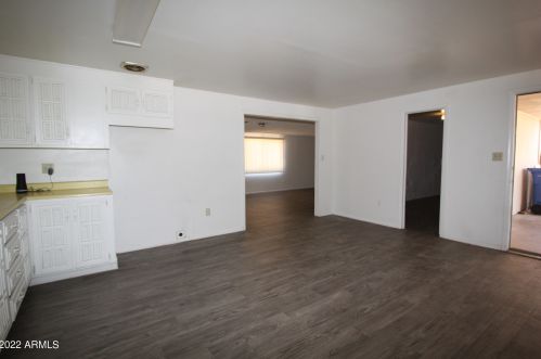 2202 73 Ave, Phoenix AZ 85033-1325 exterior