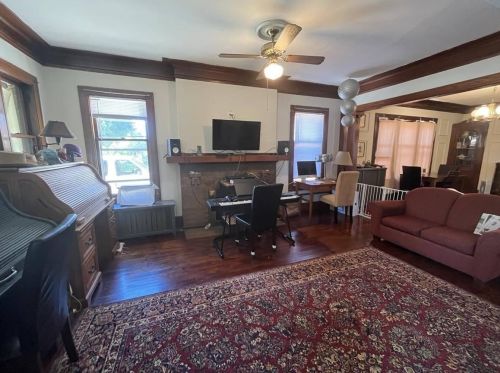 1304 Juneau Ave, Milwaukee WI 53233-1208 exterior