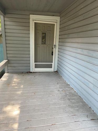 1005 Hamilton Ave, Tampa FL  33604-4324 exterior