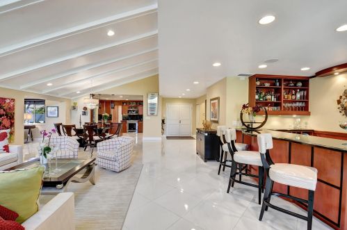 13 Gln Dr, Boynton Beach FL 33436-6207 exterior