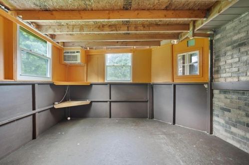 6611 Brownsville Rd, Pittsburgh PA  15236-3534 exterior