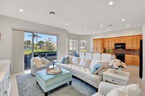 6635 Bali Hai Dr, Boynton Beach FL 33437-7046 exterior