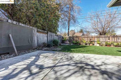 5002 Claycord Ct, Concord CA 94521-2226 exterior