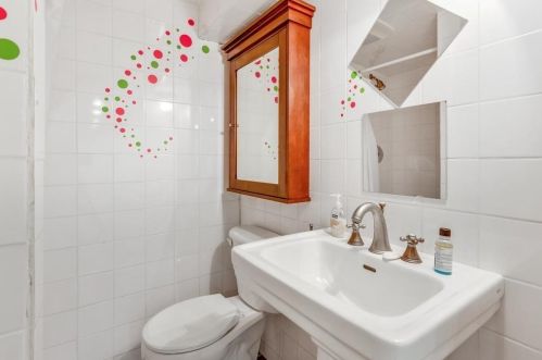 99 Hancock St, Newton MA 02466-2218 exterior