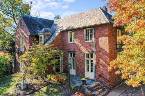 704 Devonshire St, Pittsburgh PA  15213-2906 exterior