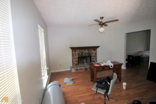 5664 Dillwood Cres, Lithonia, GA 30058-5682