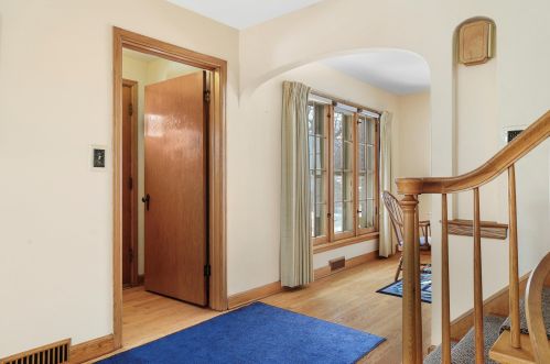 3331 45th St, Milwaukee, WI 53219-4818