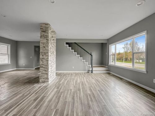 19433 22 Mile Rd, Macomb Township MI 48044-1706 exterior