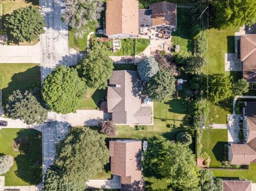 1252 118, Milwaukee WI 53214-2133 exterior