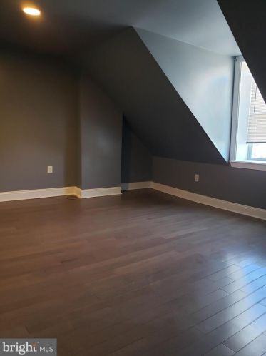 2050 Cambria St, Philadelphia PA 19134-4029 exterior