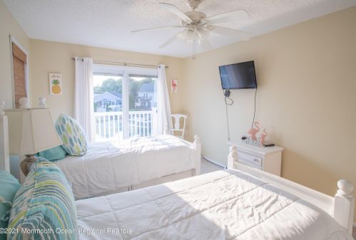 58 Ocean Gate Ave, Berkeley Township NJ 08721-1420 exterior