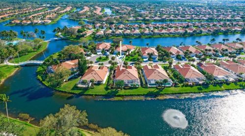 3167 Andorra Ct, Naples FL 34109-1388 exterior