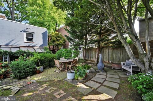 320 2 St, Media PA 19063-3032 exterior