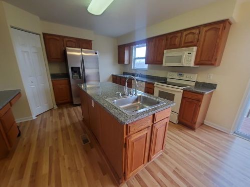 134 Nottingham Dr, Pittsburgh PA 15235-5120 exterior