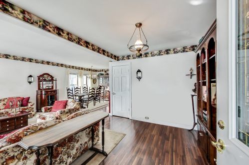 5950 Ozanam Ave, Chicago IL 60631-2235 exterior