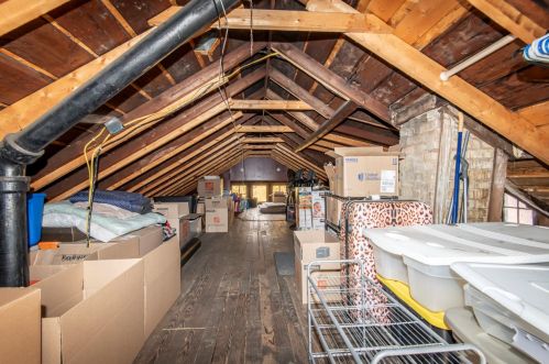 325 Montana St, Milwaukee WI 53219-3077 exterior