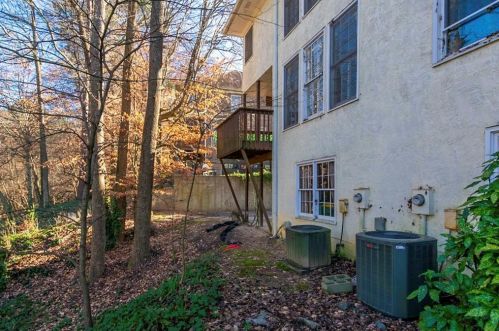 8913 Carroll Mnr Dr, Atlanta GA 30350-2080 exterior