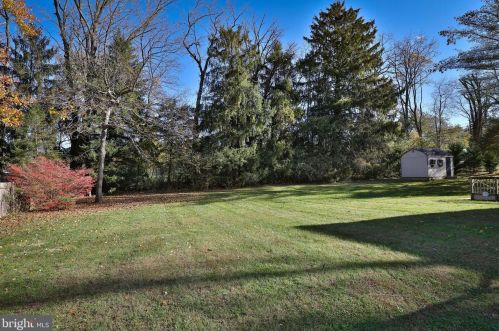 479 Pheasant Dr, Huntingdon Valley PA  19006-3047 exterior