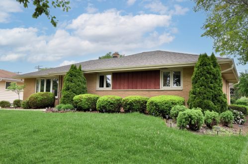 3725 Massachusetts Ave, Milwaukee, WI 53220-1711