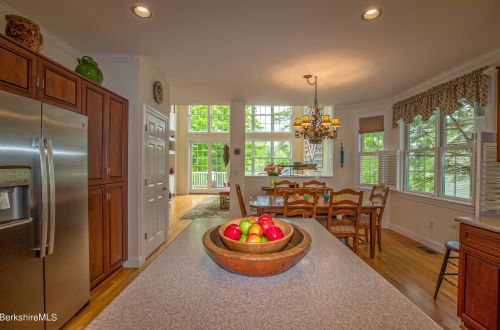 47 Fairwynds Dr, Lenox MA 01240-2729 exterior