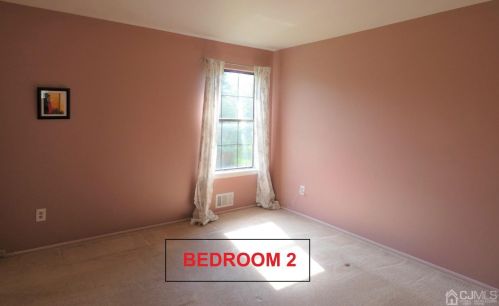 8 Auld Way, Edison NJ 08817-2401 exterior