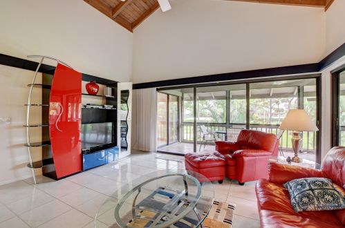 7107 Rain Forest Dr, Boca Raton, FL 33434-5258