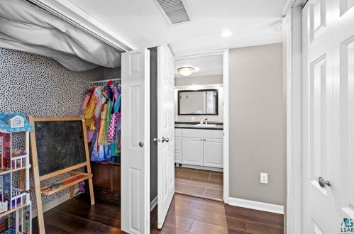 5128 Juniata St, Duluth MN 55804-1259 exterior